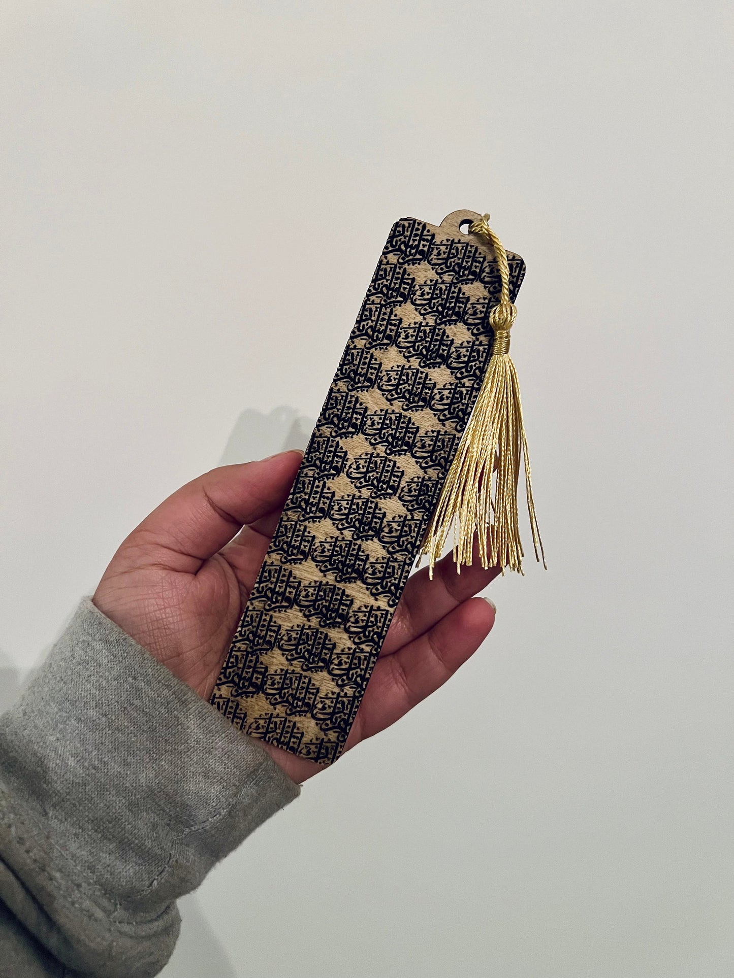 Arabic Engraved Bookmark (Surah Al-Alaq) with a Gold tassel